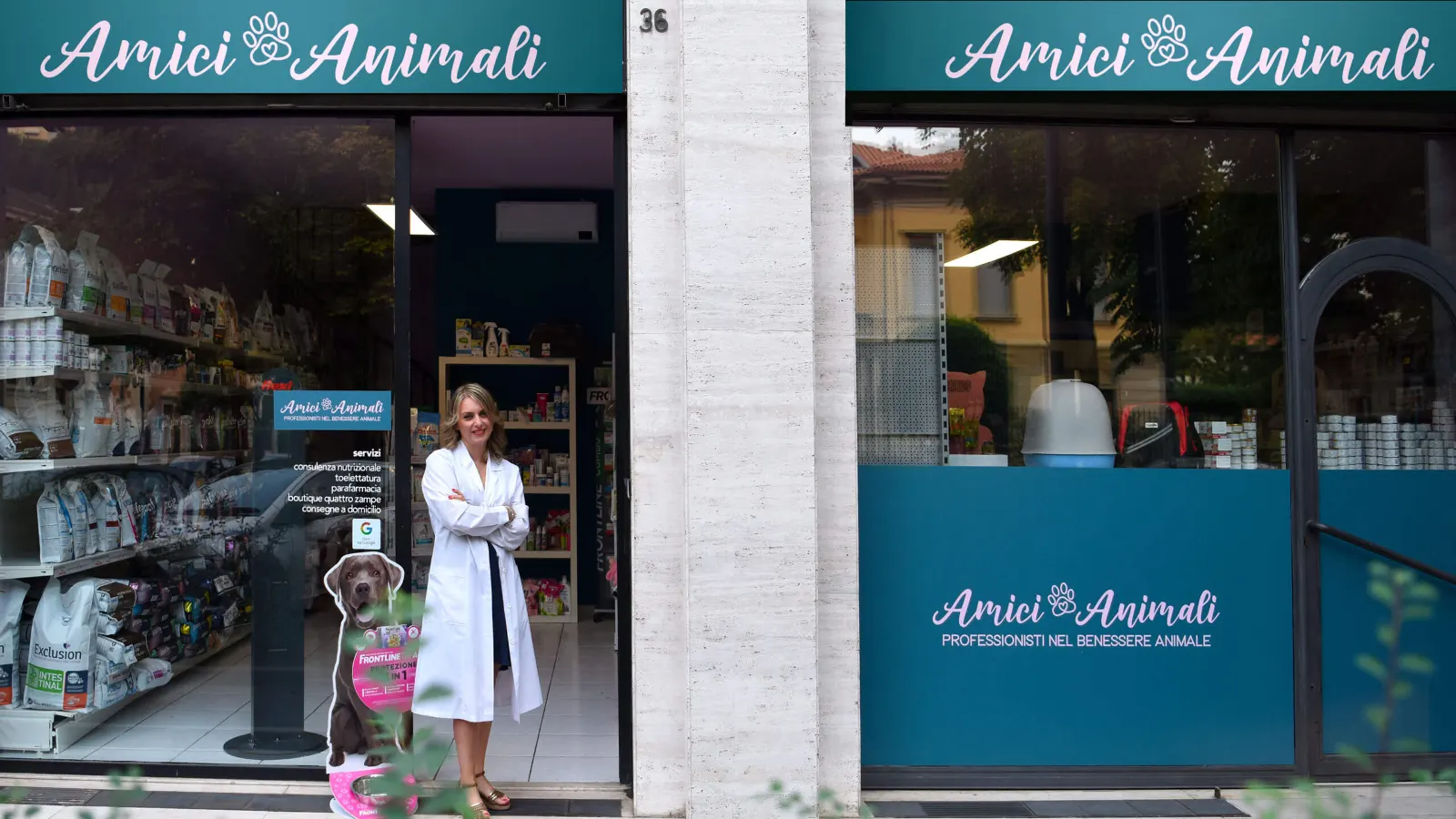 Ingresso del negozio Amici Animali in Viale Venezia 34-36 a Brescia